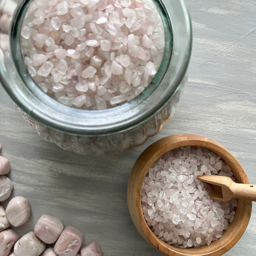 Rose quartz chips 1 pound - Picture 6 of 6